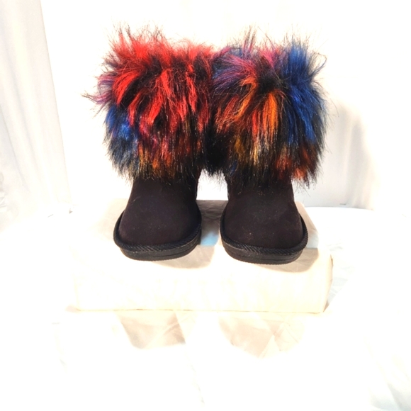 JustFab Shoes - JUSTFAB MULTICOLOR CARRIE FAUX-FUR FUZZY BLACK ANKLE BOOTS 6
